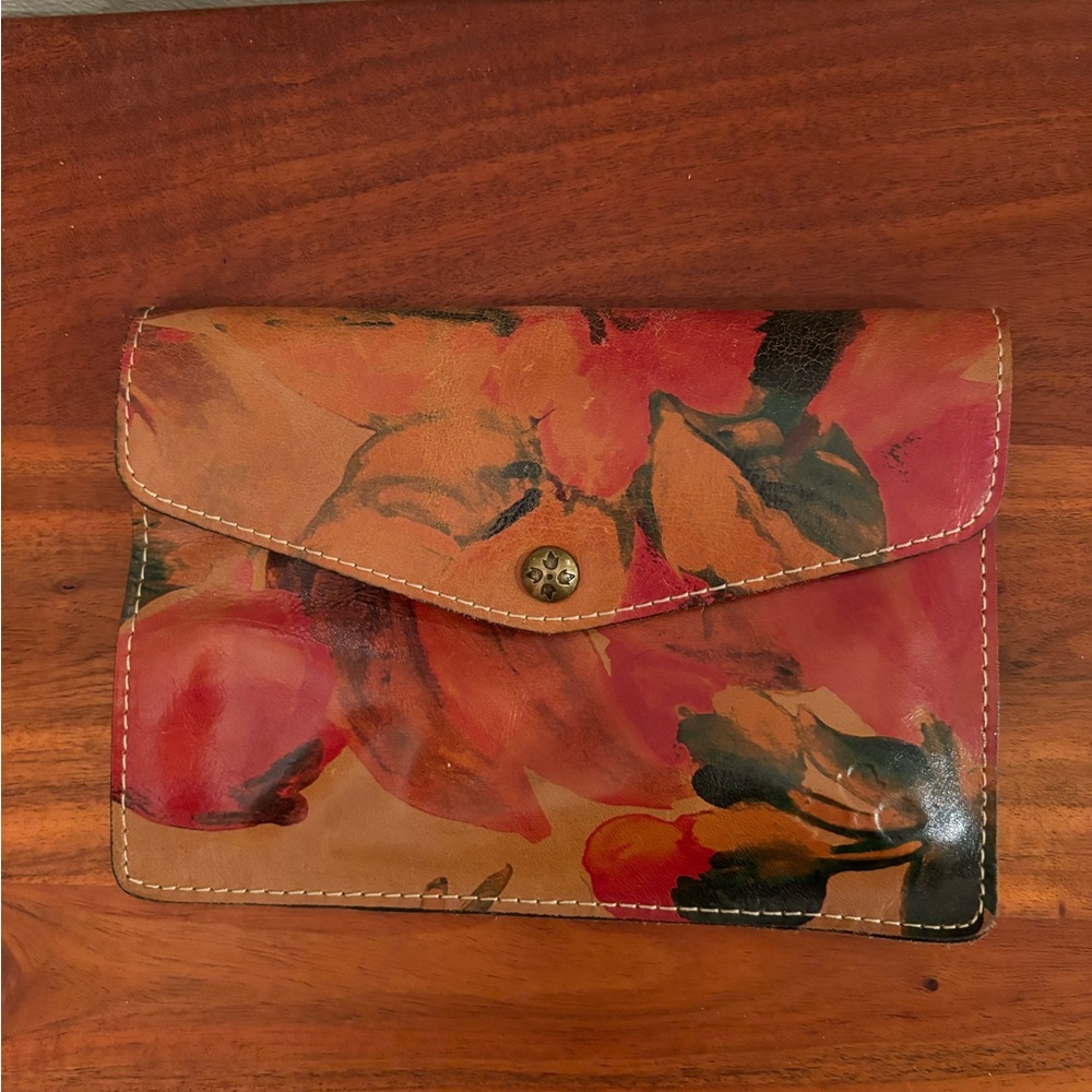 Patricia Nash Leather Envelope Clutch Purse Floral 
Excellent condition!